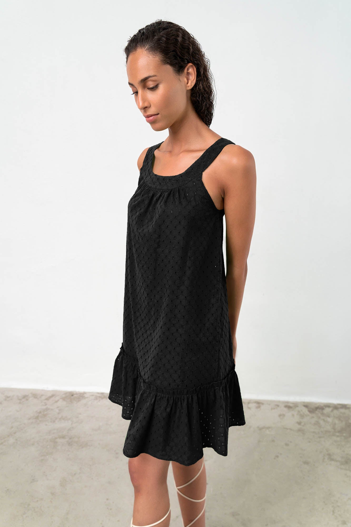 Vamp - Μονόχρωμο Αμάνικο Φόρεμα 18451 BLACK